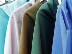 Benarkah Hijab Jadi Pemicu Kepala Berketombe? Ini Penjelasan Pakar