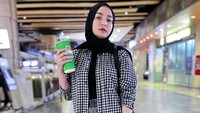 Indah Ningtyas pun kesal sekali karena merasa direndahkan sampai dirinya men-spill akun yang mengirim komentar aneh tersebut. (Foto: dok Instagram)
