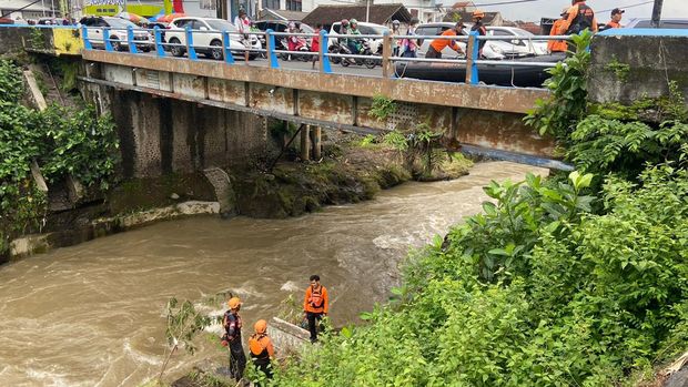 jenazah hanyut terbawa banjir