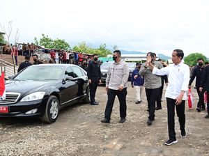 Heboh Mobil Jokowi Dihadang Saat Kunker di NTB, Begini Ceritanya