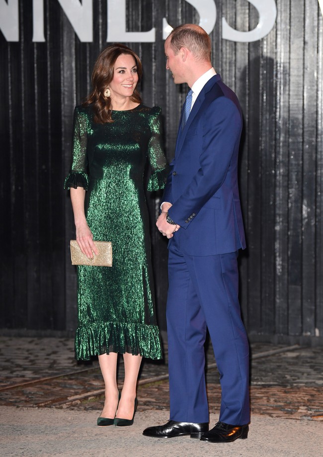 Gaun hijau zamrud ‘Falconett’ dari Vampire Wife berada di urutan ke-9. Kate Middleton pernah memakainya saat berkunjung ke Irlandia pada awal 2020. (Foto: WireImage/Karwai Tang)