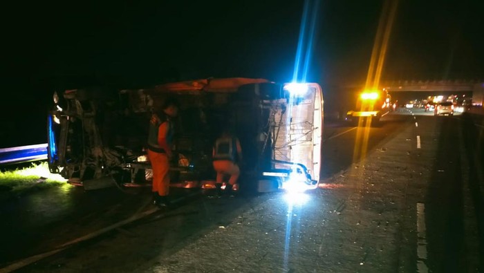 Kecelakaan beruntung terjadi di Tol Sragen, Kamis (29/12/2022).
