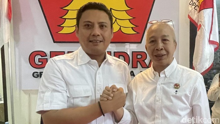Ketua DPD Gerindra Sulsel, Andi Iwan Darmawan Aras bersama Ketua DPC Gerindra Pinrang, Ahmad Abdy Baramuli