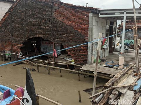 Kondisi di Dukuh Pandansari, Desa Bedono, Kecamatan Sayung, Kabupaten Demak, setelah diterjang ombak besar pada Kamis (29/12/2022) dini hari.