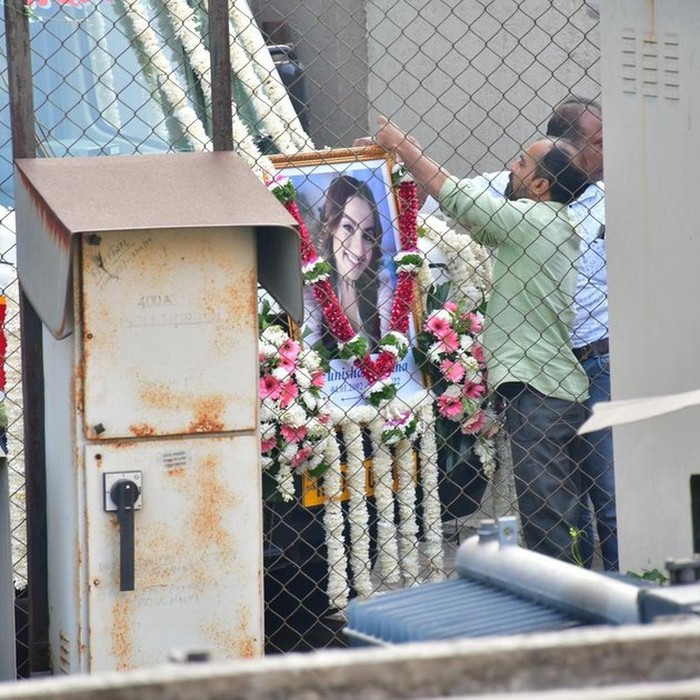 Kremasi Jenazah Tunisha Sharma