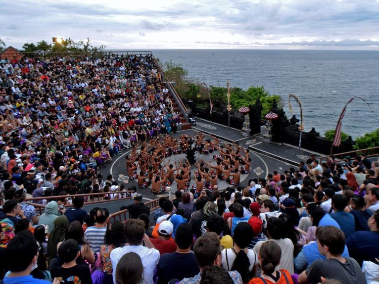 Libur Akhir Tahun, Bali Diserbu Wisatawan