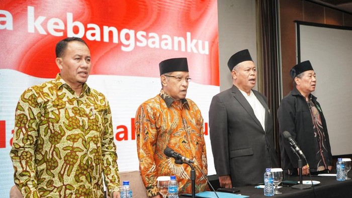 Ketua Umum Lembaga Persahabatan Ormas Islam (LPOI), Said Aqil Siroj bakal membentuk sebuah badan yang mengawasi industri obat dan makanan di Indonesia.