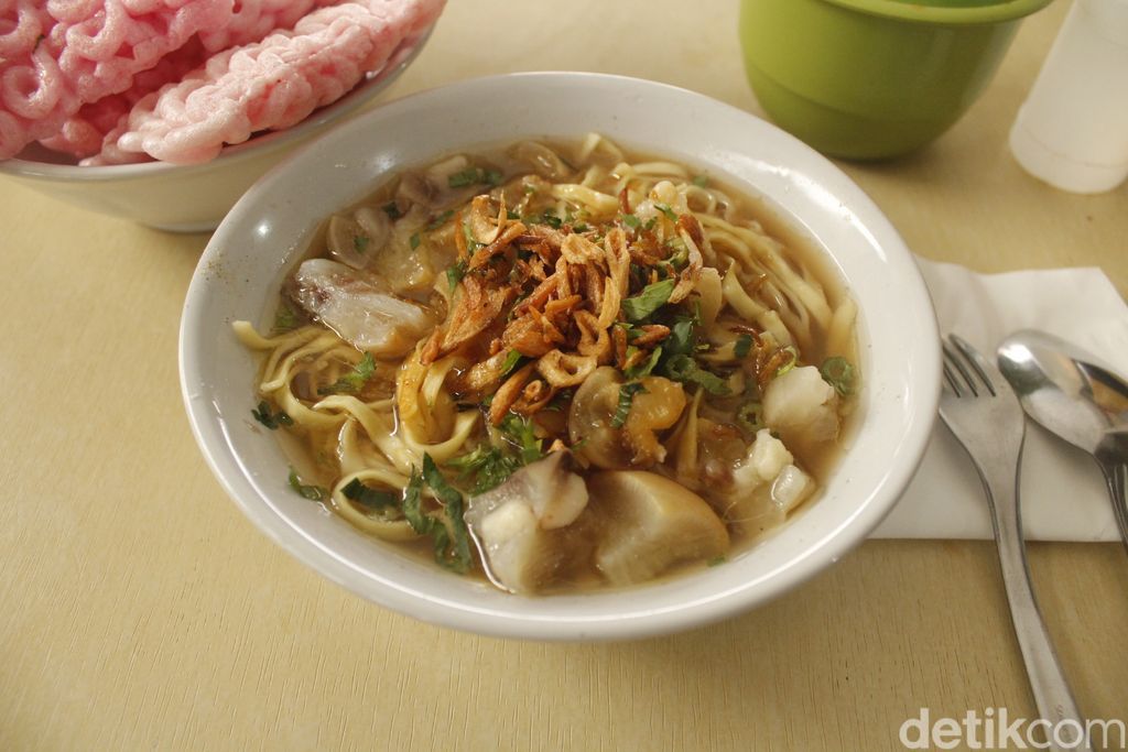 5 Mie Kocok Legendaris Nikmat di Bandung untuk Hangatkan Tubuh