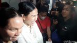 Senyum Lebar Nikita Mirzani Keluar dari Rutan