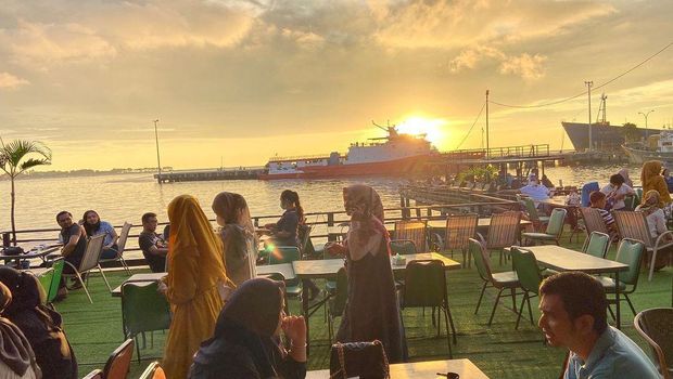 Ombak Cafe & Lounge Makassar