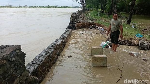 Sejumlah titik kawasan wisata Pantai Marina Semarang terendam banjir, Kamis (29/12/2022).