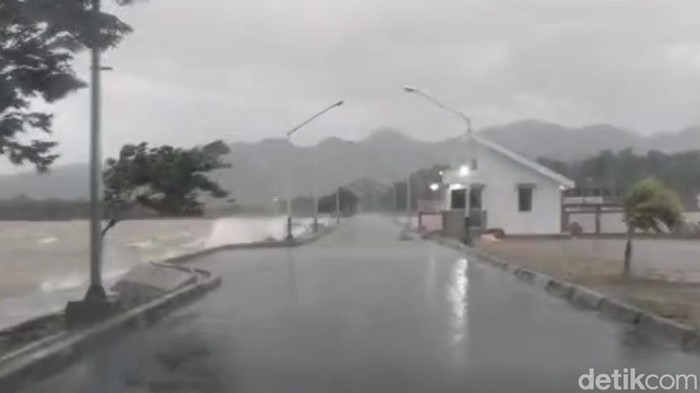Pelabuhan Sangkapura Bawean Gresik