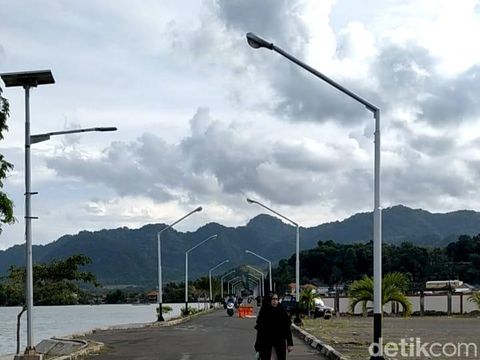 pelabuhan sangkapura bawean gresik