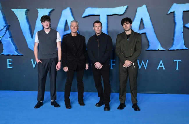 Yang juga mencuri atensi dalam film Avatar 2: The Way of Water adalah pemeran Spider atau Miles, Jack Champion. Spider adalah anak dari Kolonel Miles Quaritch yang ingin menghancurkan suku Na’vi. Spider diadopsi oleh Jake Sully dan Neytiri setelah Miles terbunuh di Pandora. Foto: WireImage/Jeremy Chan