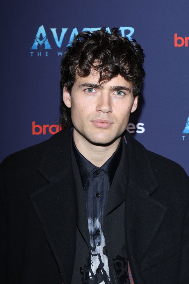 Pemeran kakak Lo’ak atau anak sulung Jake Sully dan Neytiri, Neeteyam adalah Jamie Flatters. Aktor 22 tahun ini berasal dari Inggris. Foto: WireImage/Jeremy Chan