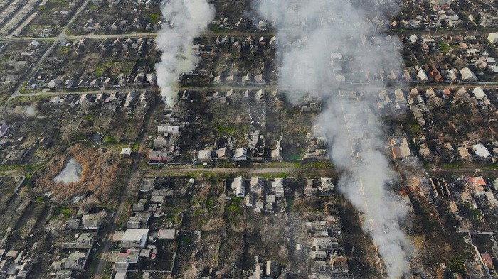 Pasukan Rusia meningkatkan serangan ke Kota Bakhmut, Donetsk, Ukraina. Begini penampakan kota tersebut usai diserang Rusia.