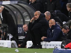 Man City Hajar Leeds, Guardiola kok Tendang Botol ke Bench Lawan?