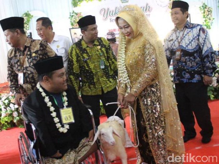 pernikahan unik di jombang maskawin kambing