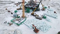 Pemandangan udara dari lokasi konstruksi Dunia Es dan Salju Harbin ke-24 di Harbin, Provinsi Heilongjiang, China, Selasa (29/11/2022).  