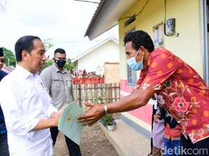 Jokowi Resmikan Huntap Pascabencana Seroja di NTB