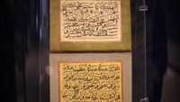 Sejak 24 Desember 2022, Museum Seni Islam di Kairo, Mesir, menggelar tiga pameran arkeologi terbesar di penghujung tahun. Pameran tersebut berjudul Perwujudan Bahasa Arab dalam Kemegahan Kaligrafi Arab.  Foto: Getty Images/Fadel Dawod