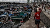 Perlu diketahui Kepala Badan Meteorologi, Klimatologi, dan Geofisika (BMKG) Dwikorita Karnawati mengungkapkan ada 14 provinsi yang ditetapkan siaga menghadapi potensi cuaca ekstrem pada periode tanggal 27-28 Desember 2022. 14 provinsi itu di antaranya DKI Jakarta, Jawa Barat, Jawa Tengah, Jawa Barat, DI Yogyakarta, Jawa Timur, Banten dan Bali. Kemudian Nusa Tenggara Barat, Nusa Tenggara Timur, Sulawesi Selatan, Maluku, Papua dan Papua Barat. BMKG juga telah memetakan potensi curah hujan dengan intensitas signifikan selama periode tanggal 27 Desember 2022 - 2 Januari 2023 di beberapa wilayah.