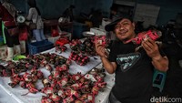Aneka seafood ini banyak dicari saat perayaan tahun baru nanti. Biasanya warga membuat acara bakar-bakaran saat malam tahun baru.  