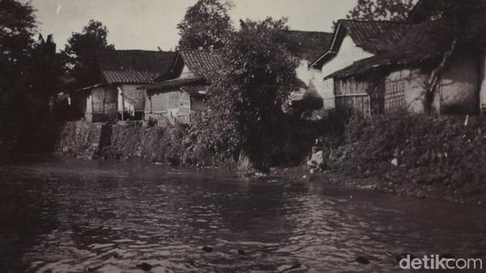 Sungai Cikapundung tempo dulu.