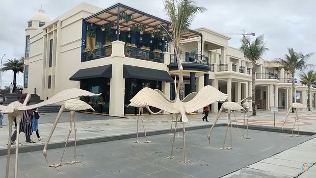 Sunset Quay Makassar