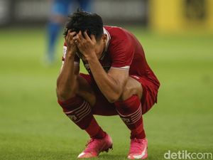 Gawang Kosong Gagal Gol: Kemarin Hansamu, Sekarang Witan