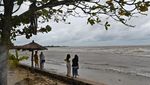 Waspada! Pantai Salor Jepara Dilanda Gelombang Tinggi 2,5 Meter
