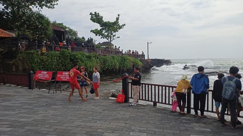 Cuaca Ekstrem, Sistem Buka-Tutup Diterapkan di 3 Spot Utama Tanah Lot