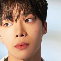 Choo Young WooWajah tampan Choo Young Woo mulai dikenal 2022 setelah membintangi Once Upon a Small Town. Sebelumnya ia juga bermain dalam Police University dan School 2021.Foto: Instagram