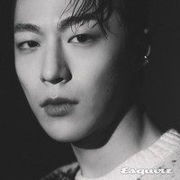 Baek In HyukWajah tampan dan pesonanya saat bermain sebagai pangeran membuat Baek In Hyuk mencuri perhatian penonton di Under The Queen’s Umbrella. Tahun ini ia juga main drama populer lain, seperti Why Her?, Cheer Up, dan film Ditto.Foto: Instagram