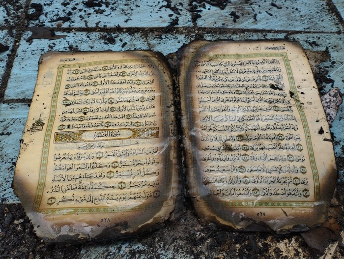 Al-Quran ditemukan utuh di lokasi kebakaran Mampang Prapatan, Jaksel (dok. Istimewa)