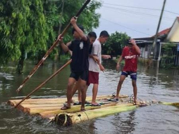 Rumah warga di Kecamatan Manggala, Makassar sudah sepekan terendam banjir.