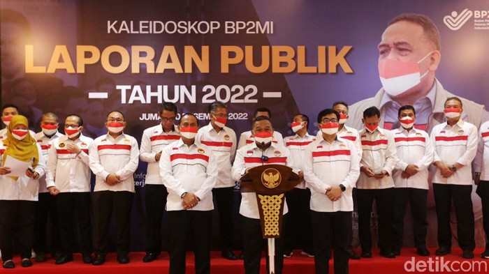 BP2MI Paparkan Kinerja Sepanjang 2022 Kepala Badan Pelindungan Pekerja Migran Indonesia (BP2MI), Benny Rhamdani memberikan konferensi pers Kaleidoskop laporan publik tahun 2022 di kantor BP2MI, Jakarta, Jumat (30/12/22).