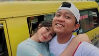 Mereka ternyata sedang terlibat sebuh proyek series berjudul Kalih Welasku. Foto: Instagram Denny Caknan