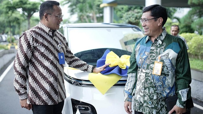 Dukungan Nyata Bank Mantap Kurangi Emisi Gas Karbon Bank Mantap memberikan mobil listrik untuk mendukung operasional Jasamarga serta dukungan nyata untuk mengurangi emisi gas karbon.