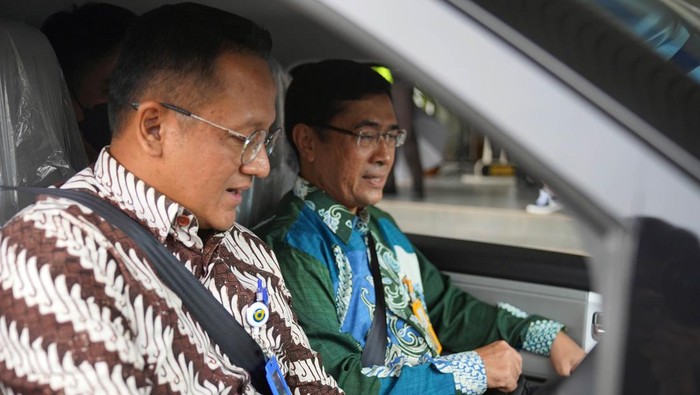 Dukungan Nyata Bank Mantap Kurangi Emisi Gas Karbon Bank Mantap memberikan mobil listrik untuk mendukung operasional Jasamarga serta dukungan nyata untuk mengurangi emisi gas karbon.
