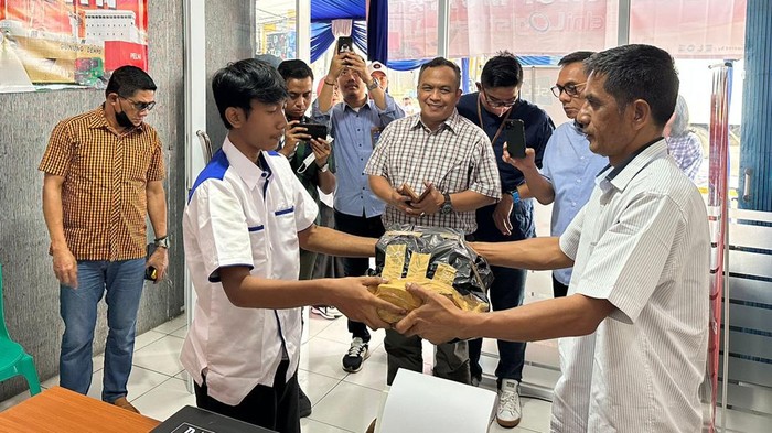 Guna memperkuat layanan bisnis logistik, Pelni melalui anak usahanya terus memperluas jaringan outlet reservasi muatan sebanyak 60 outlet di tahun 2023.