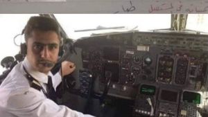 Viral Dahsyatnya Doa Ibu, Pria Ini Jadi Pilot dan Terbangkan Ibunya ke Mekkah