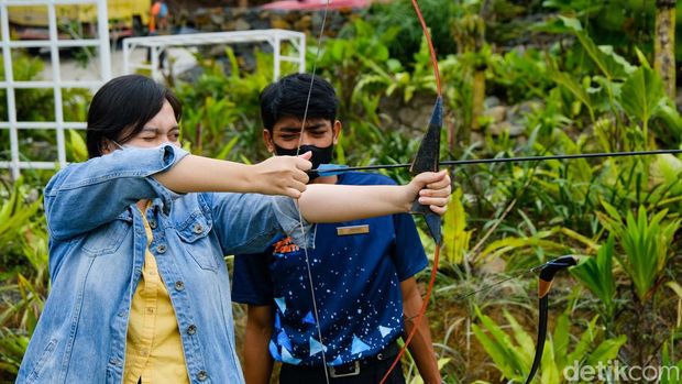 Gaya Rimba Resto Alam di Sentul, Bogor