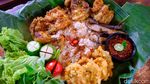 Nuansa Makan Bergaya Rimba di KM 0 Sentul