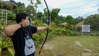 Pengunjung dapat bermain panahan, paint ball, dan berkuda. Untuk anak-anak juga dapat melakukan aktivitas mewarnai dan bermain pasir. Foto: Andhika Prasetia/detikcom