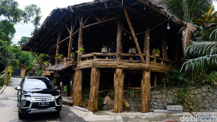 Gaya Rimba Resto Alam di Sentul, Bogor