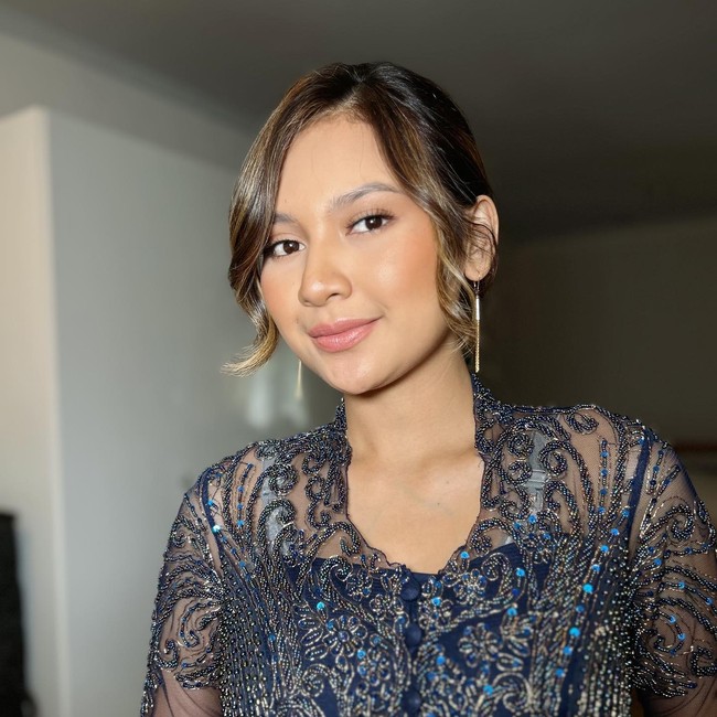 Wanita 25 tahun yang bermain dalam film Gara-Gara Warisan tersebut juga tampil dengan makeup flawless.Foto: Instagram