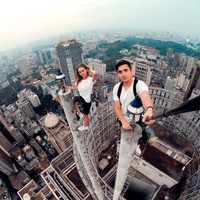 Kepala Kepolisian Kuala Lumpur Datuk Yahaya Othman mengatakan bahwa pasangan itu akan dipanggil terkait foto dan video mereka yang viral. Keduanya pun bisa dikenai hukuman jika terbukti bersalah.Foto: Instagram @beerkus