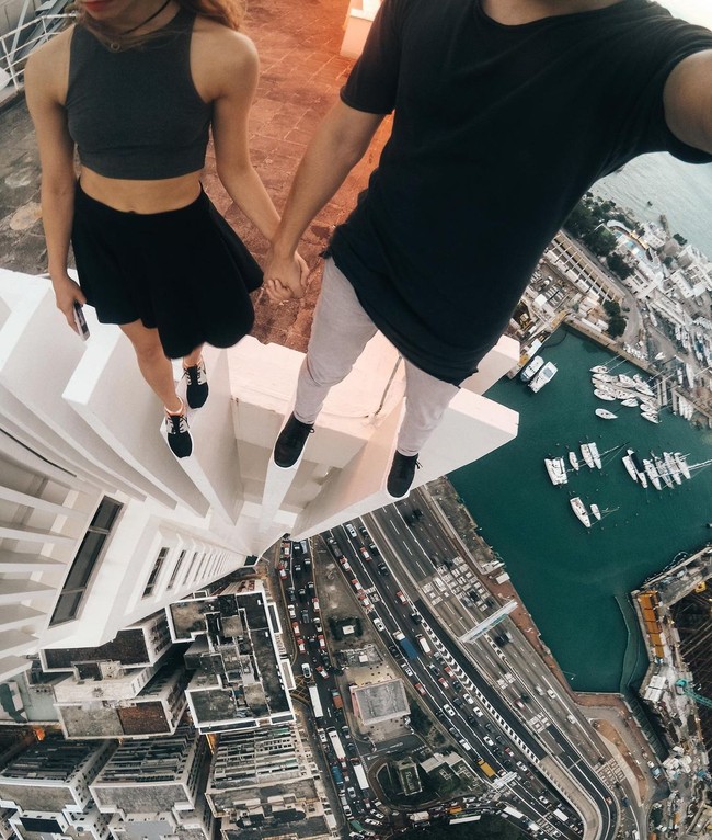 Mereka akan diinvestigasi dengan pasal masuk tanpa izin. Kami belum menerima laporan dari pemilik gedung mengenai insiden ini, ujarnya. Foto: Instagram @beerkus