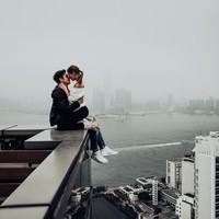 Keduanya pun tampak belum kapok memanjat gedung-gedung pencakar langit di berbagai negara. Sebelumnya, pasangan yang berbasis di Thailand itu sering mengambil gambar di Prancis, China dan Hong Kong. Foto: Instagram @beerkusFoto: Instagram